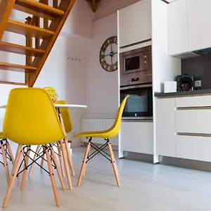 https://atico-acogedor-en-el-centro-de-la-laguna.adeje-hotels.com