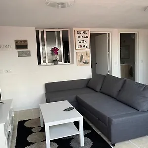 https://apartamento-a-tan-solo-2-minutos-de-la-playa.hotelsfuerteventura.org